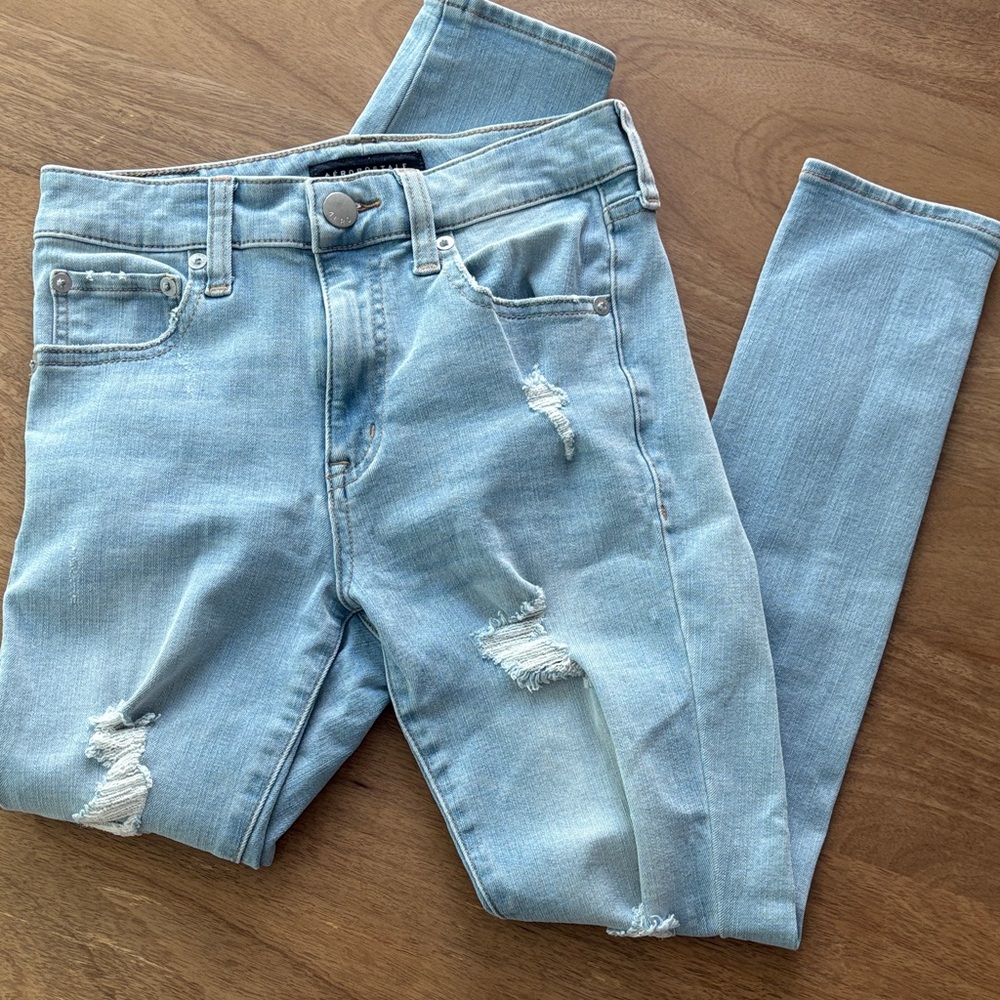 Aeropostale Light Blue Ripped Skinny Jeans- Sz 4 short